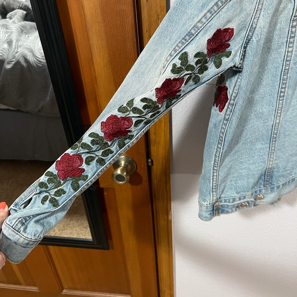 Floral Denim Jacket - Picture 2 of 6